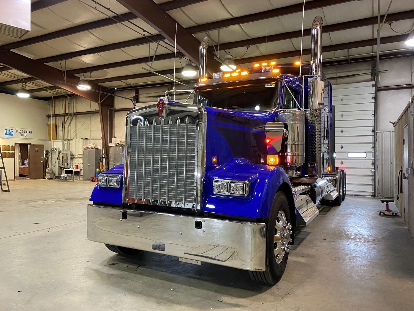 Body Shop Youngstown Kenworth