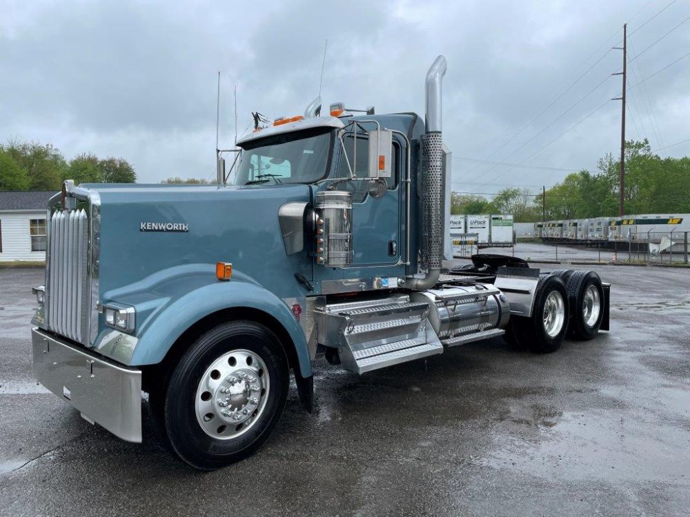 2018 W900L Ext Daycab