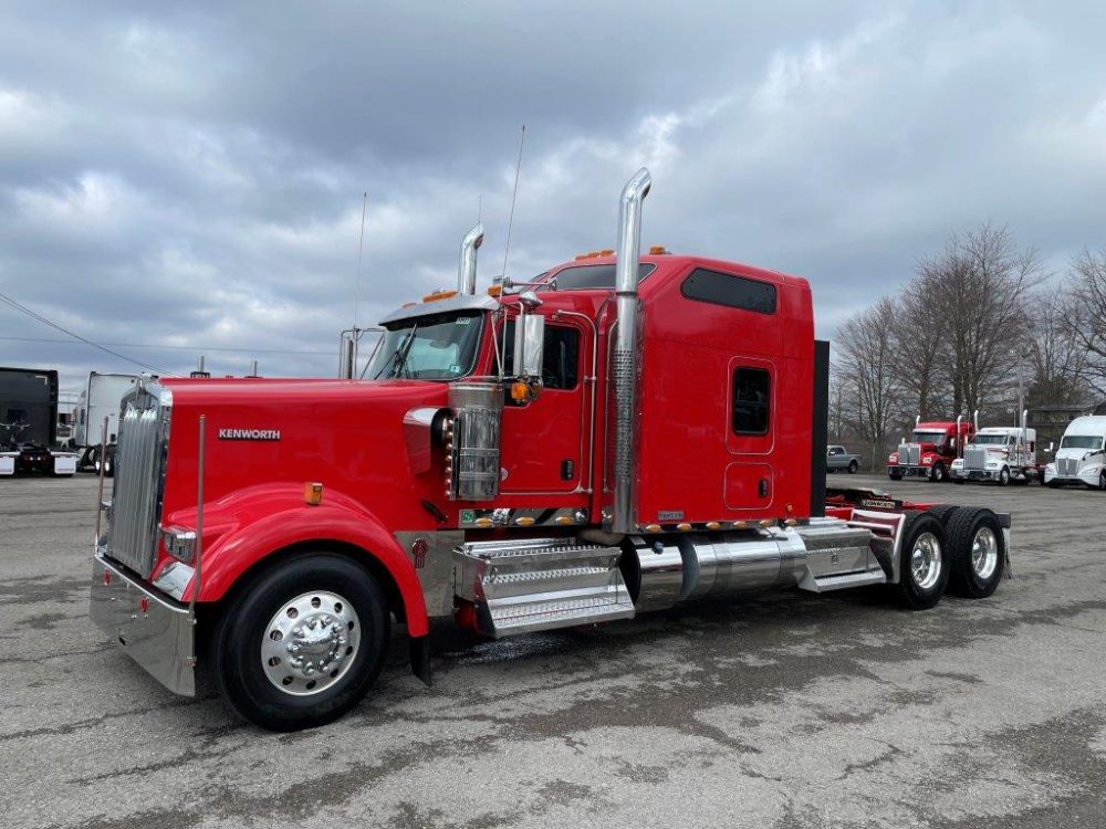 2022 W900L 86"Studio