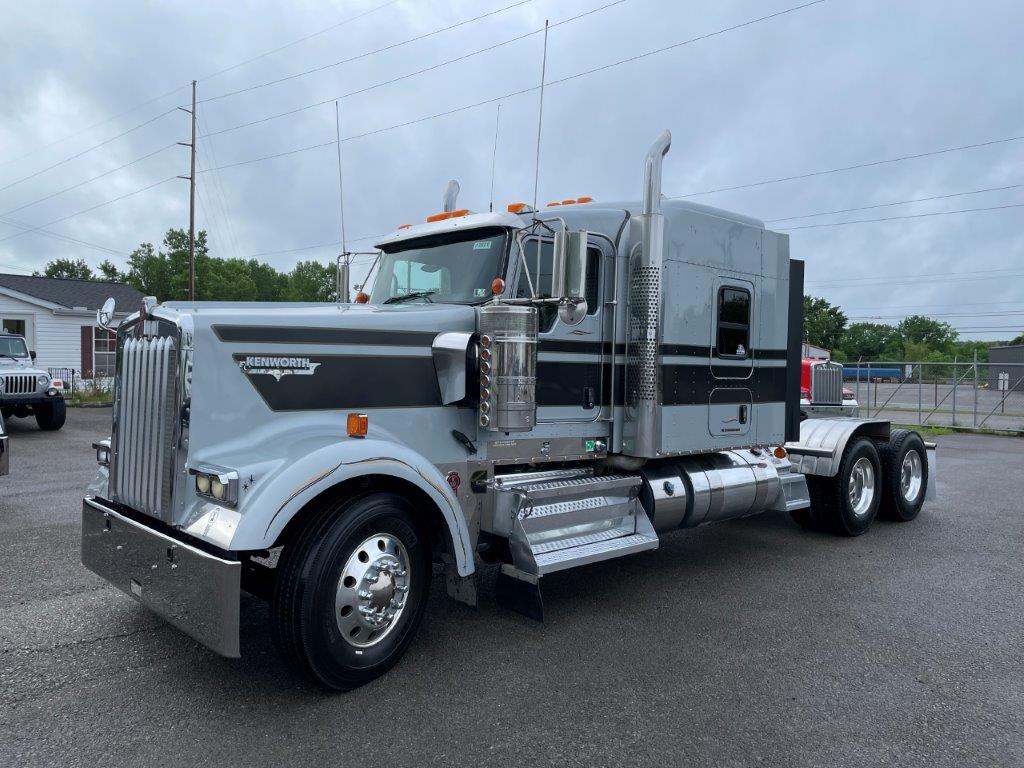 2020 W900L 72