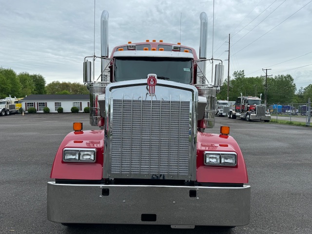 2025 Kenworth W900L 86