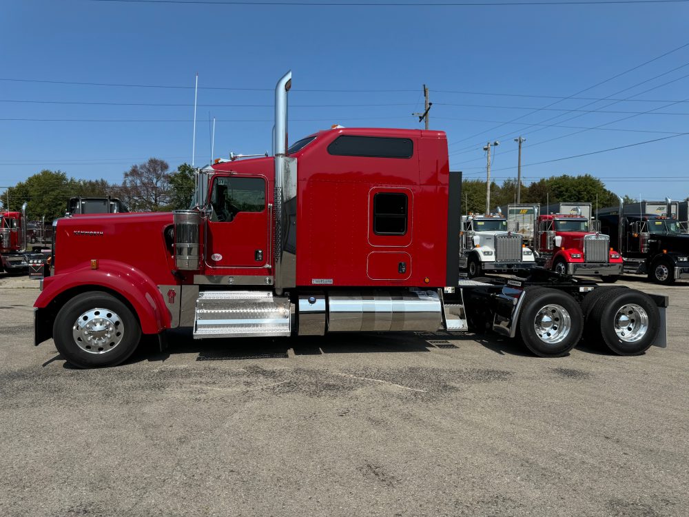 2025 Kenworth W900L 86