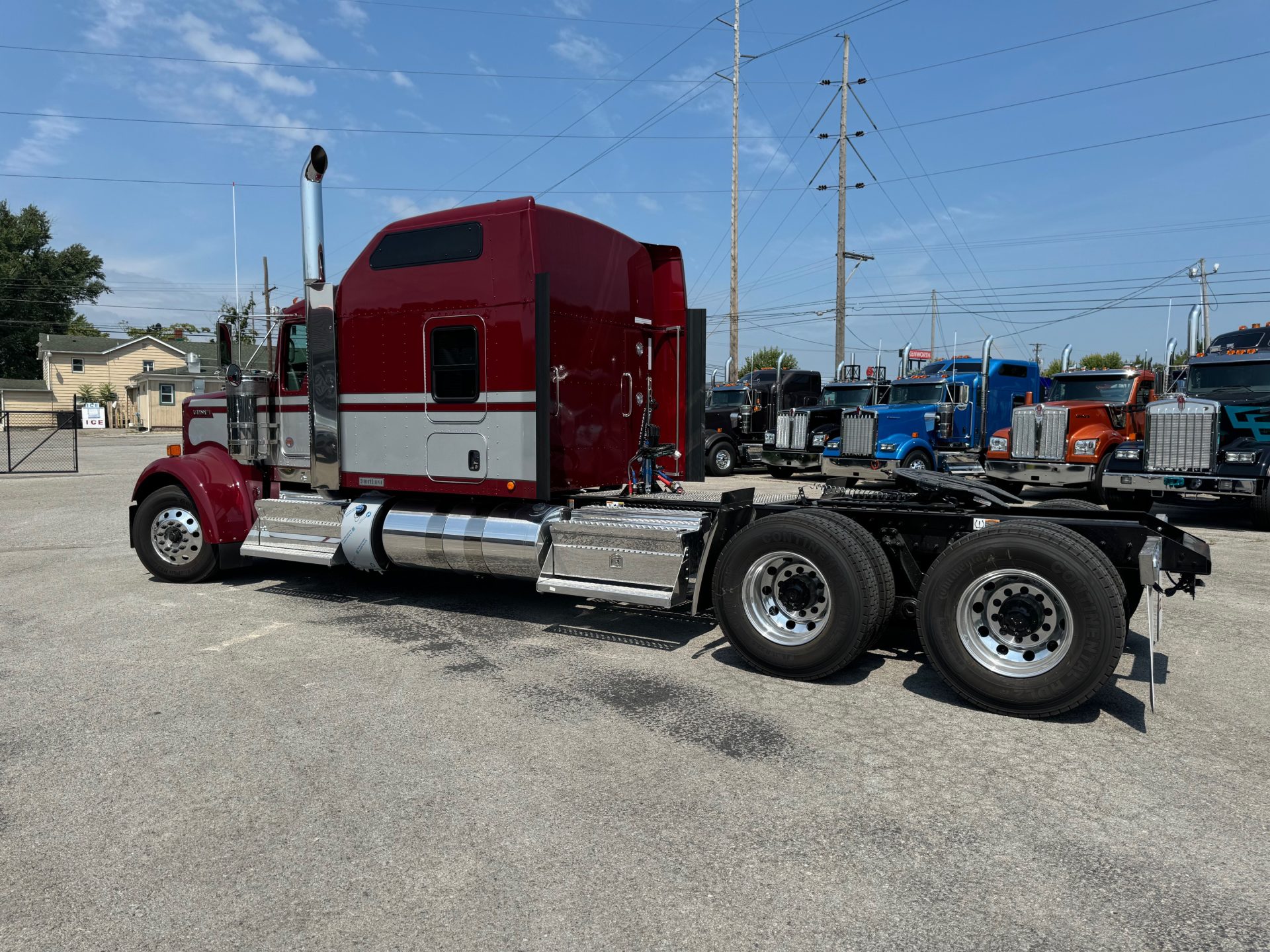 2025 Kenworth W900L 86 Inch Studio - Youngstown Kenworth
