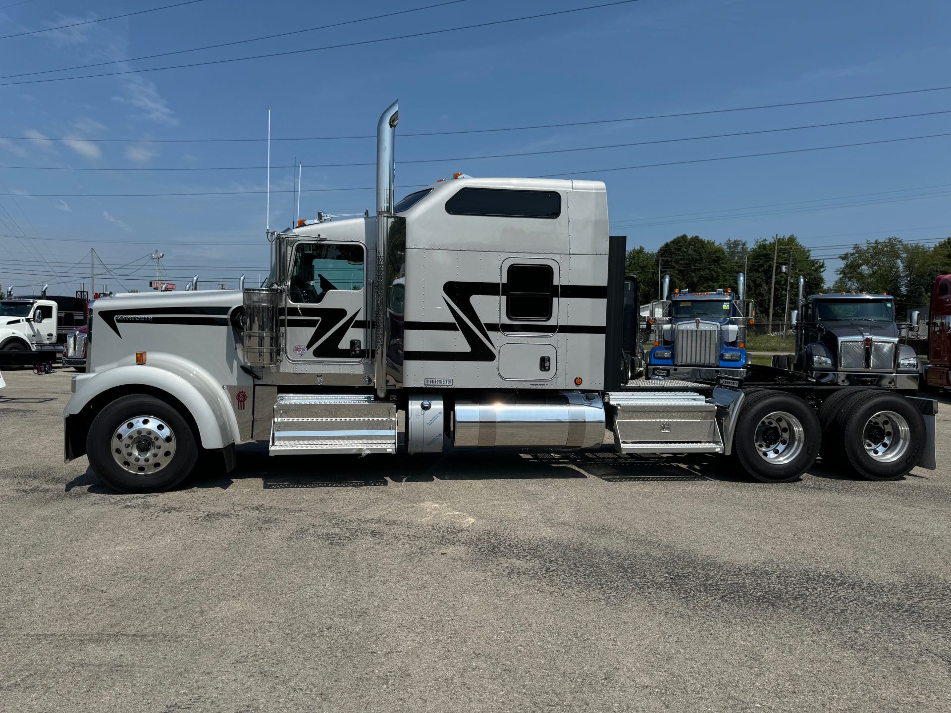 2025 Kenworth W900L 86 Inch Studio - Youngstown Kenworth