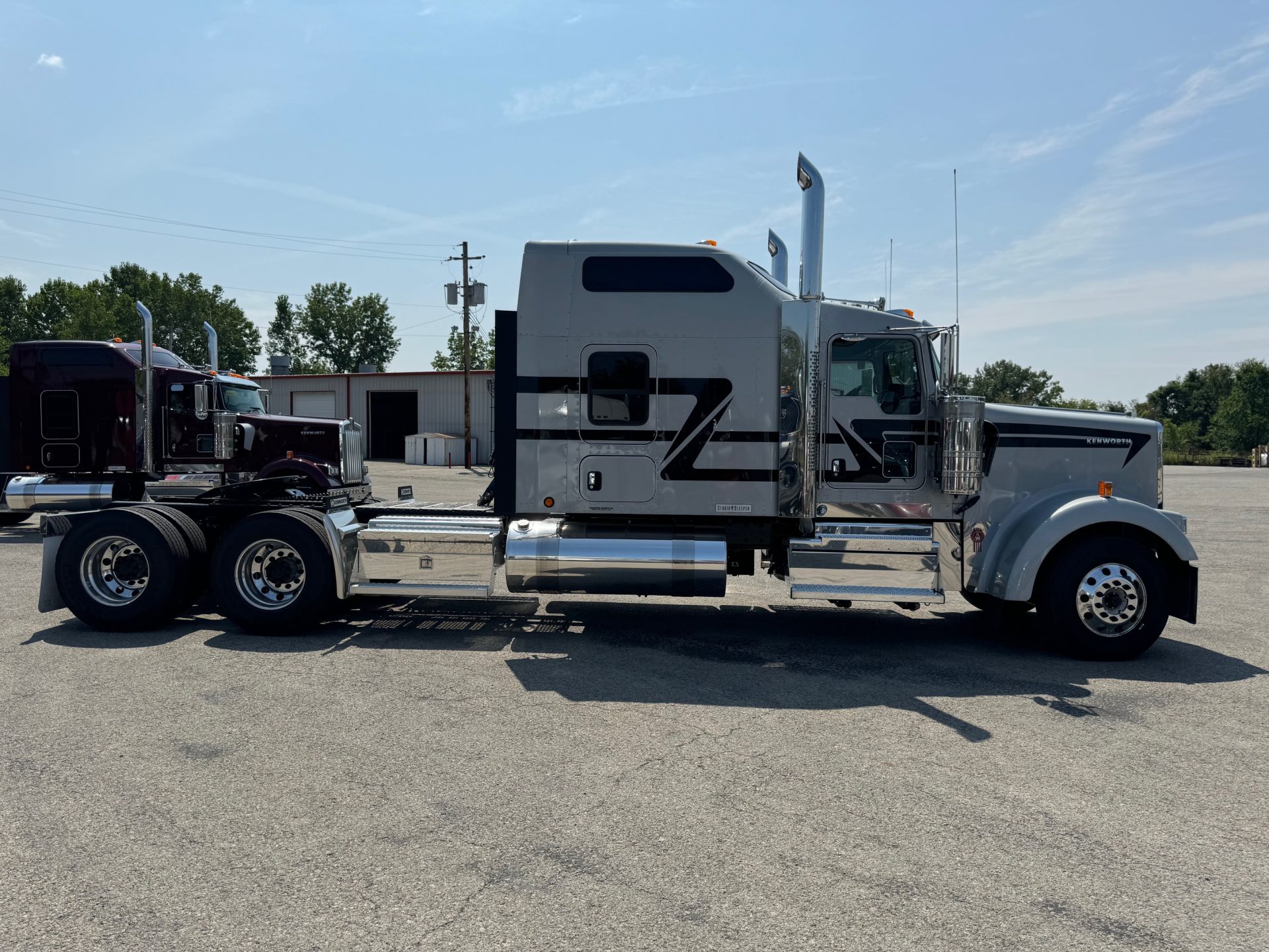2025 Kenworth W900L 86 Inch Studio - Youngstown Kenworth