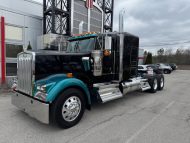 2025 Kenworth W900L 72" Midroof