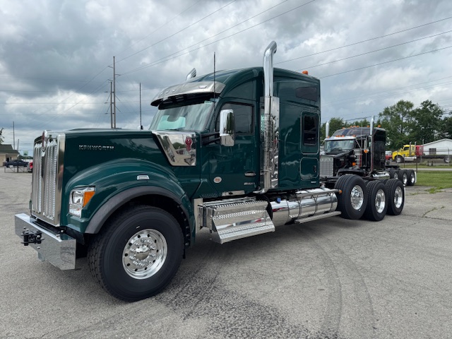 2026 W990 76"Midroof 4axle