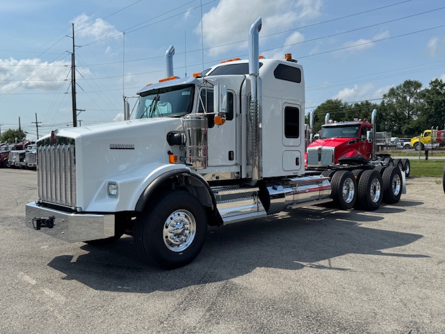 2026 Kenworth T800W 72" 4axle Auxiliary Trans