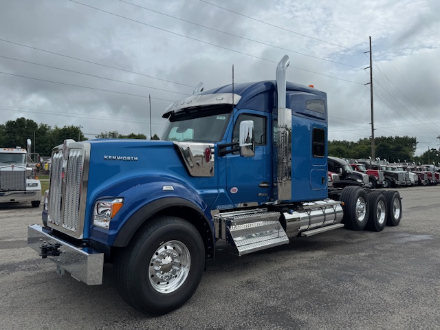 2026 W990 76"Midroof 4axle