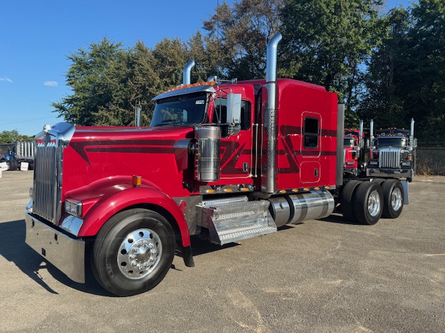 2021 Kenworth W900L 72" Midroof