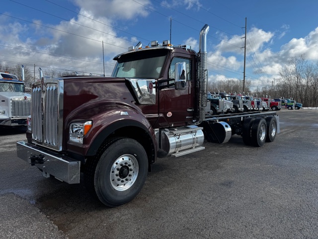 2025 Kenworth W990 C&C