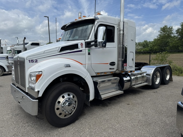 2023 Kenworth T880 SFFA 40"Sleeper