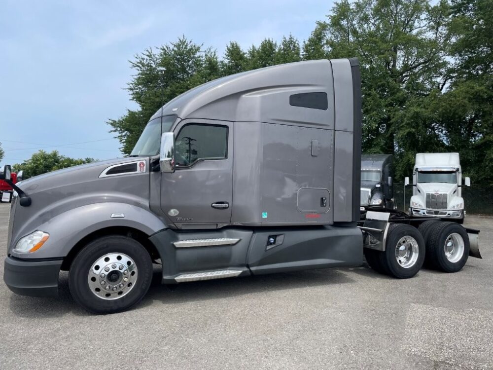 2021 Kenworth T680 76"High