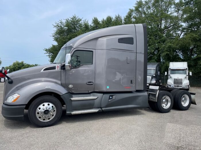 2021 Kenworth T680 76"High