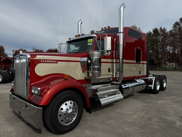 2027 Kenworth W900L 86" Legacy Studio